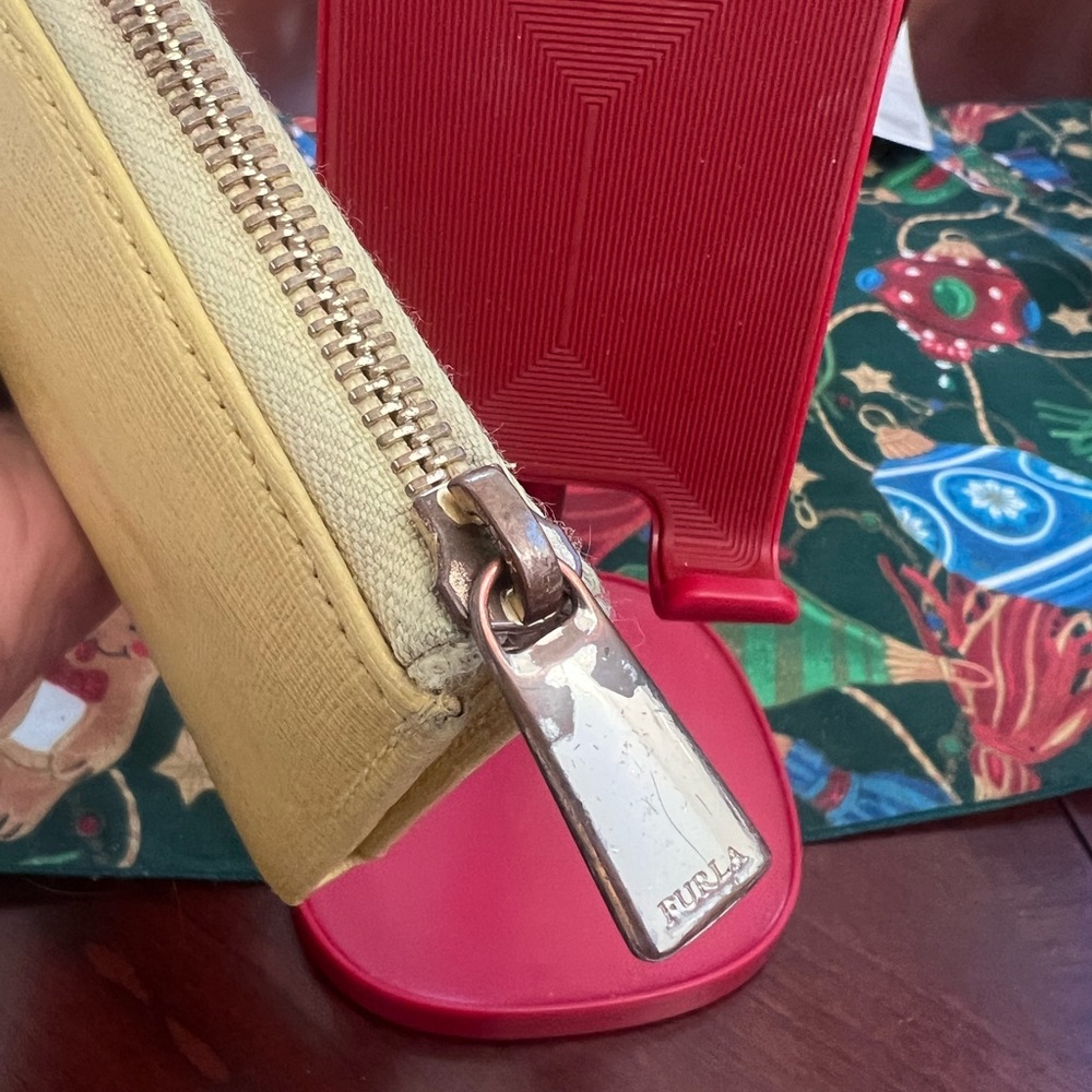 FURLA Leather Wallet Authentic Bought in Japan - Picture 9 of 14